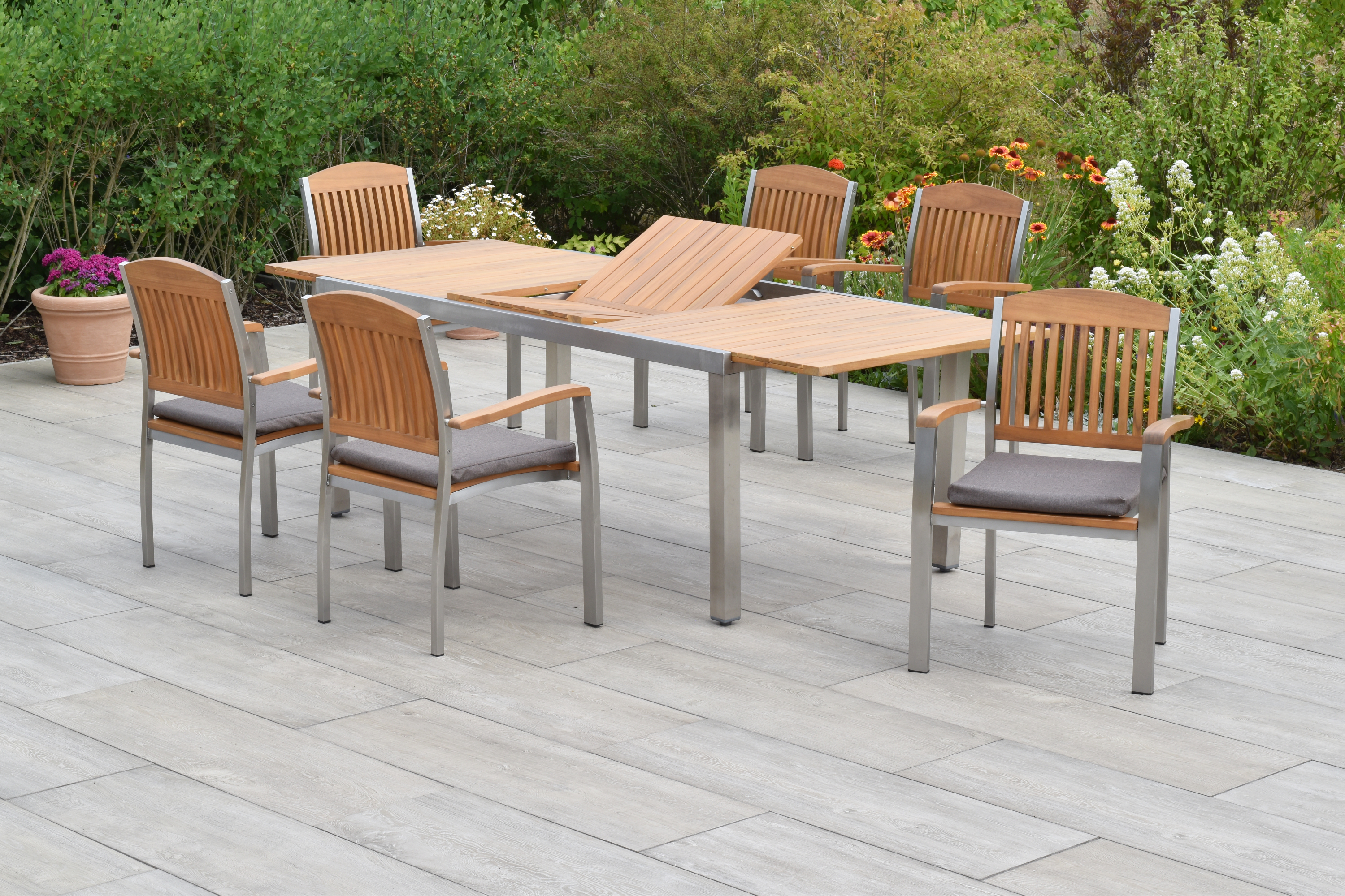 Keros Set 13tlg., Stapelsessel & Ausziehtisch