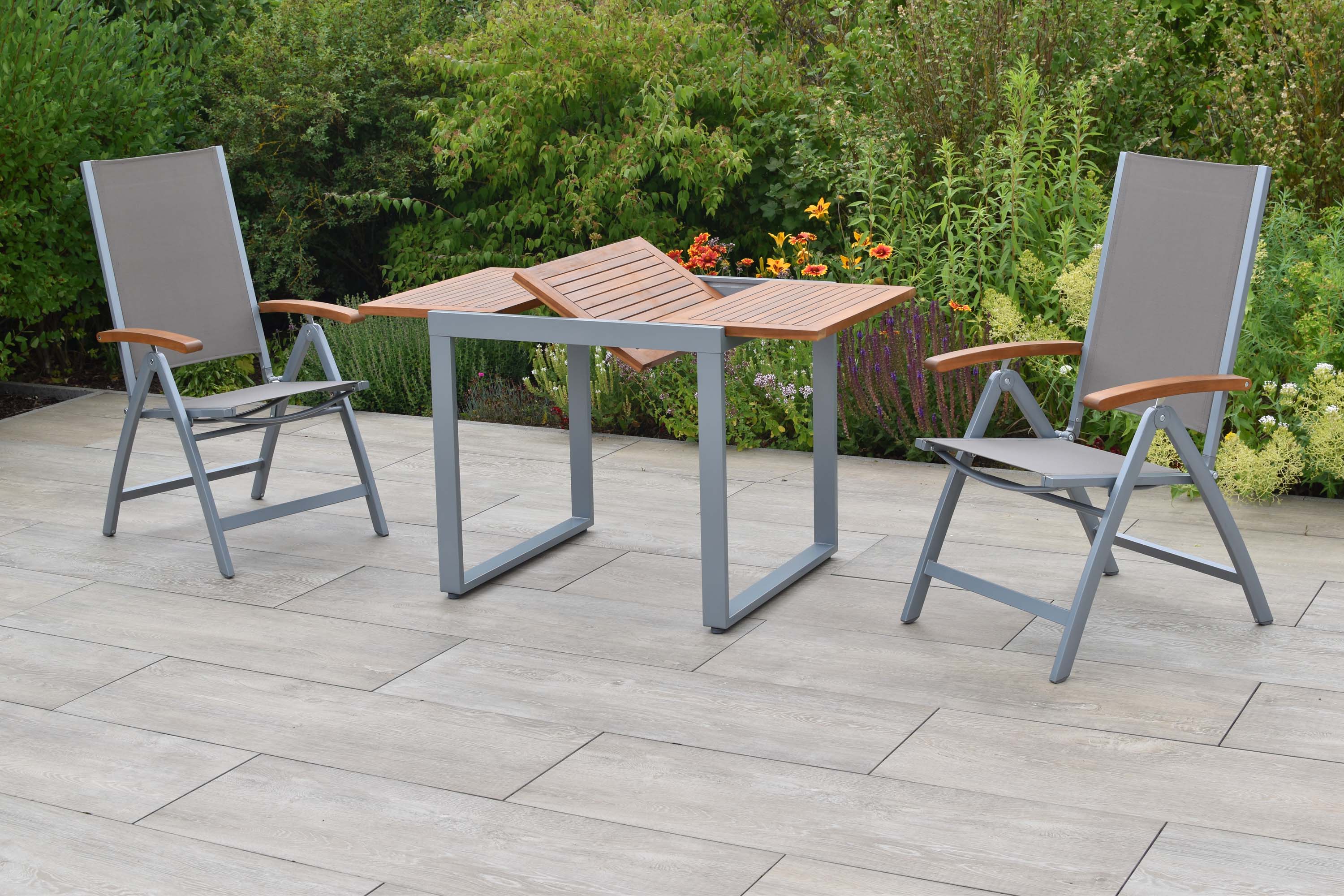 Naxos Gartenmöbel Set 3tlg., 2 Klappsessel, verstellbare Rückenlehne, Ausziehtisch 80 (120) x 70 cm Naxos Gartenmöbel Set 3tlg., 2 Klappsessel, verstellbare Rückenlehne, Ausziehtisch 80 (120) x 70 cm