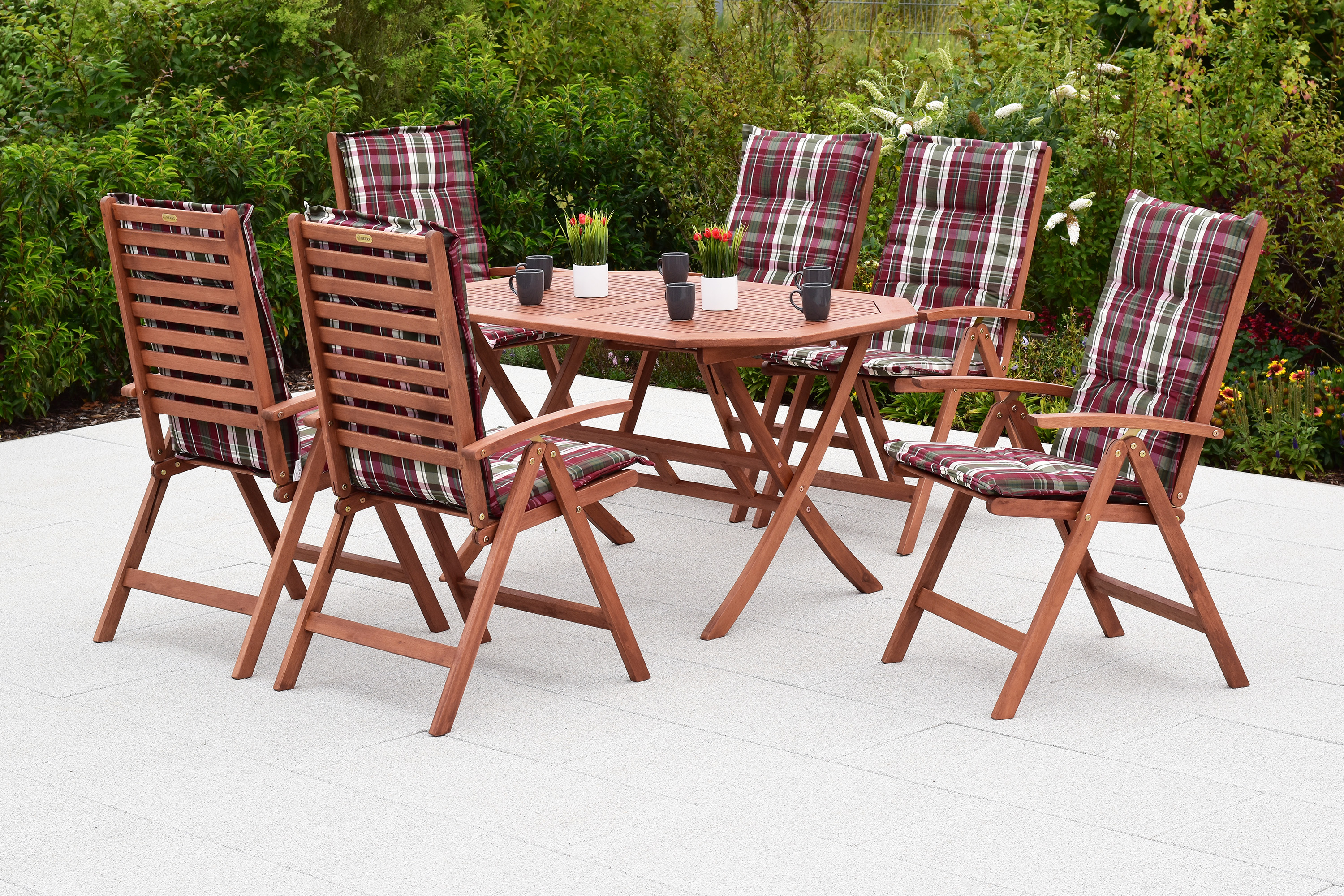 Borkum Gartenmöbel Set 13tlg., 6 Klappsessel, 6 Auflagen, Klapptisch 135 x 85 cm, Eukalyptus