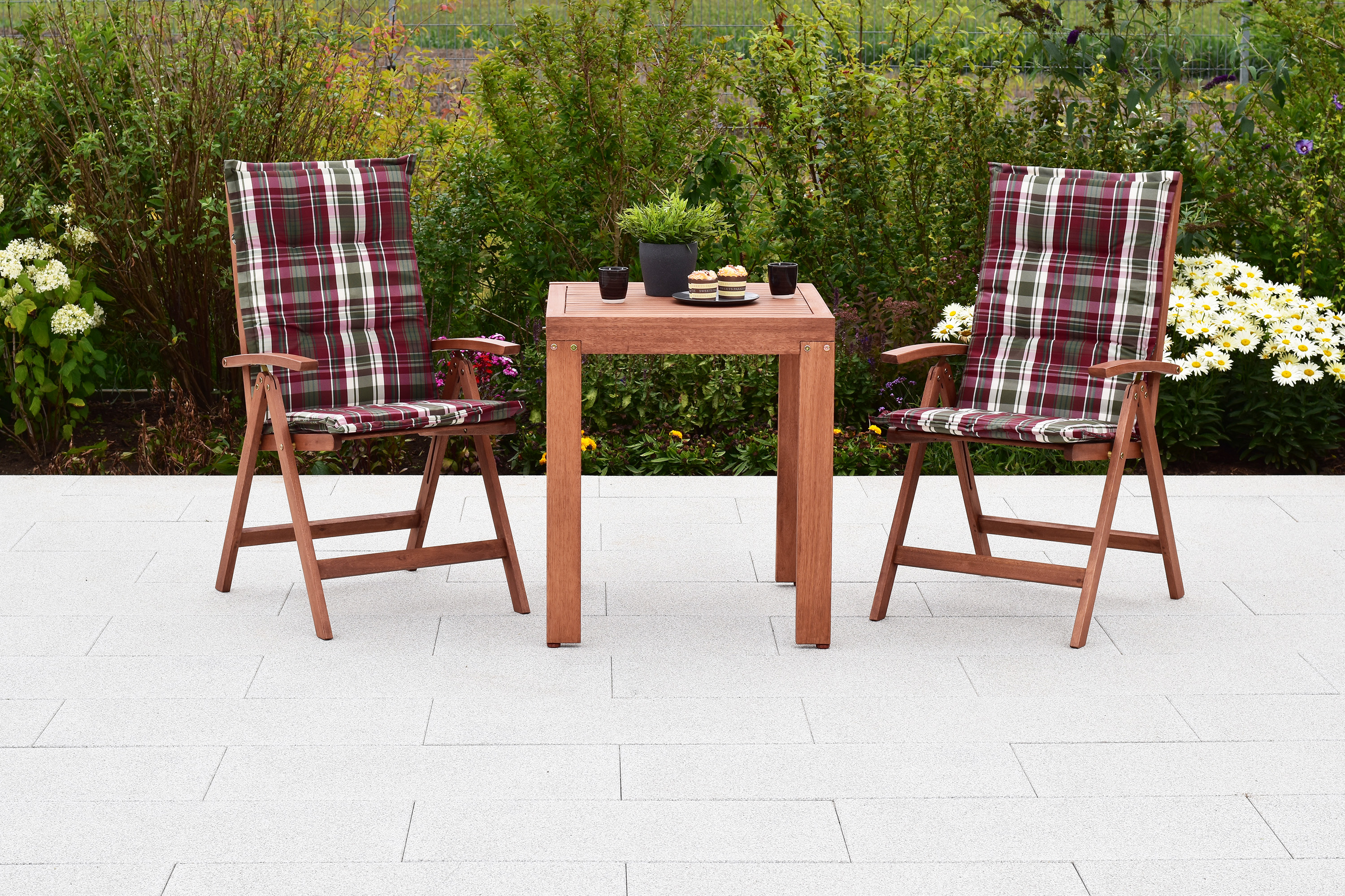 Borkum Gartenmöbel Set 5tlg., 2 Klappsessel, 2 Auflagen, Ausziehtisch 65 (130) x 70 cm, Eukalyptus Borkum Gartenmöbel Set 5tlg., 2 Klappsessel, 2 Auflagen, Ausziehtisch 65 (130) x 70 cm, Eukalyptus