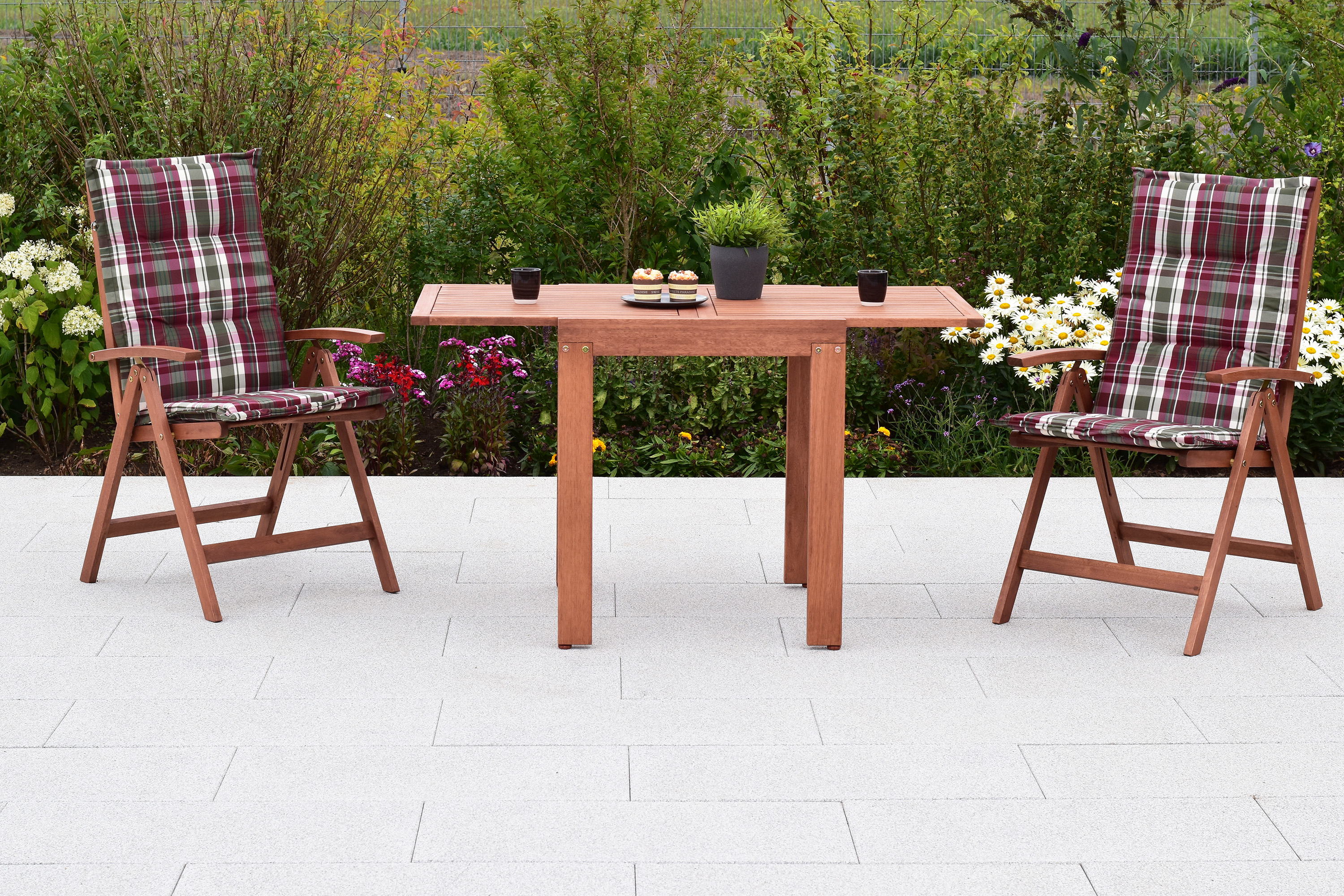 Borkum Gartenmöbel Set 5tlg., 2 Klappsessel, 2 Auflagen, Ausziehtisch 65 (130) x 70 cm, Eukalyptus Borkum Gartenmöbel Set 5tlg., 2 Klappsessel, 2 Auflagen, Ausziehtisch 65 (130) x 70 cm, Eukalyptus