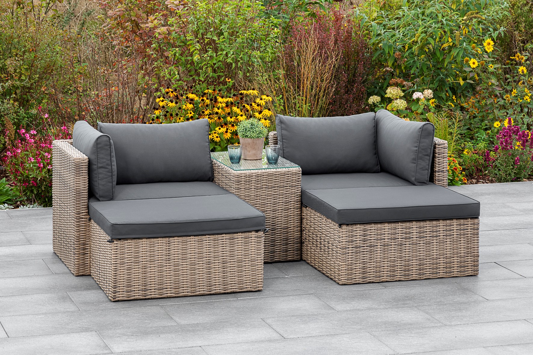 Matera Lounge Set, Bank, zwei breite Hocker, Tisch