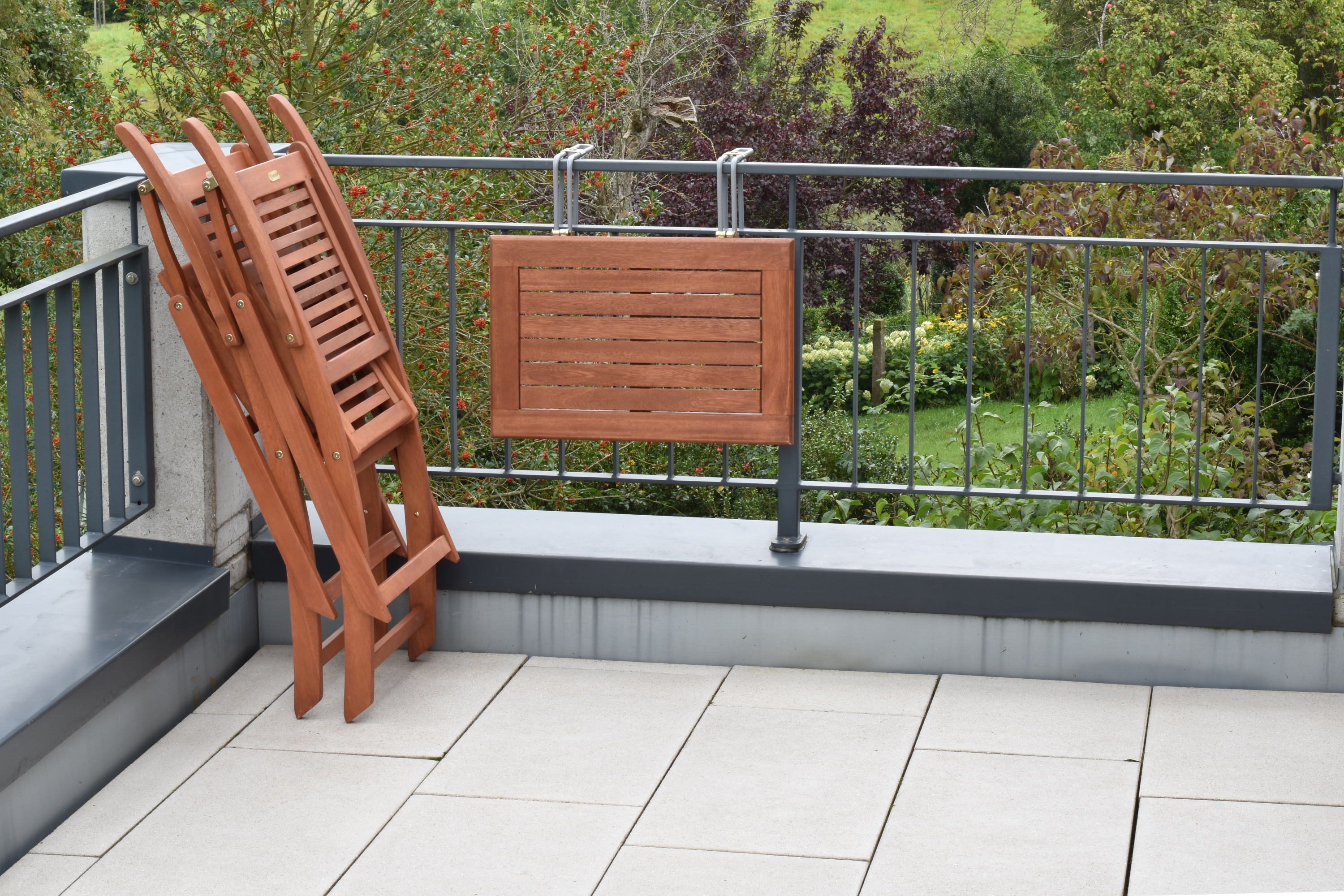 Cordoba Set 3tlg., 2 Klappsessel, Balkonhängetisch, Eukalyptus Cordoba Set 3tlg., 2 Klappsessel, Balkonhängetisch, Eukalyptus