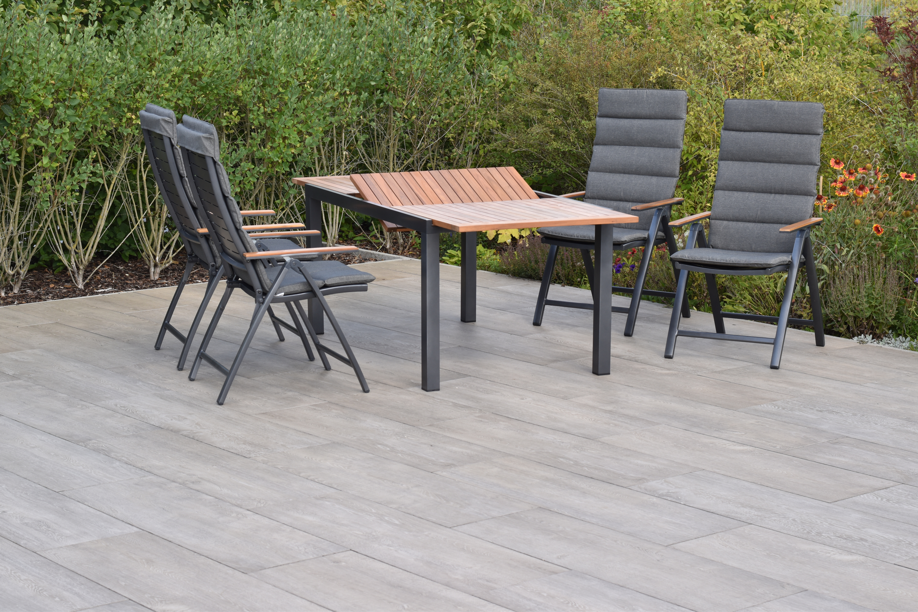 Tinos Gartenmöbel Set 9tlg., Klappsessel & Ausziehtisch