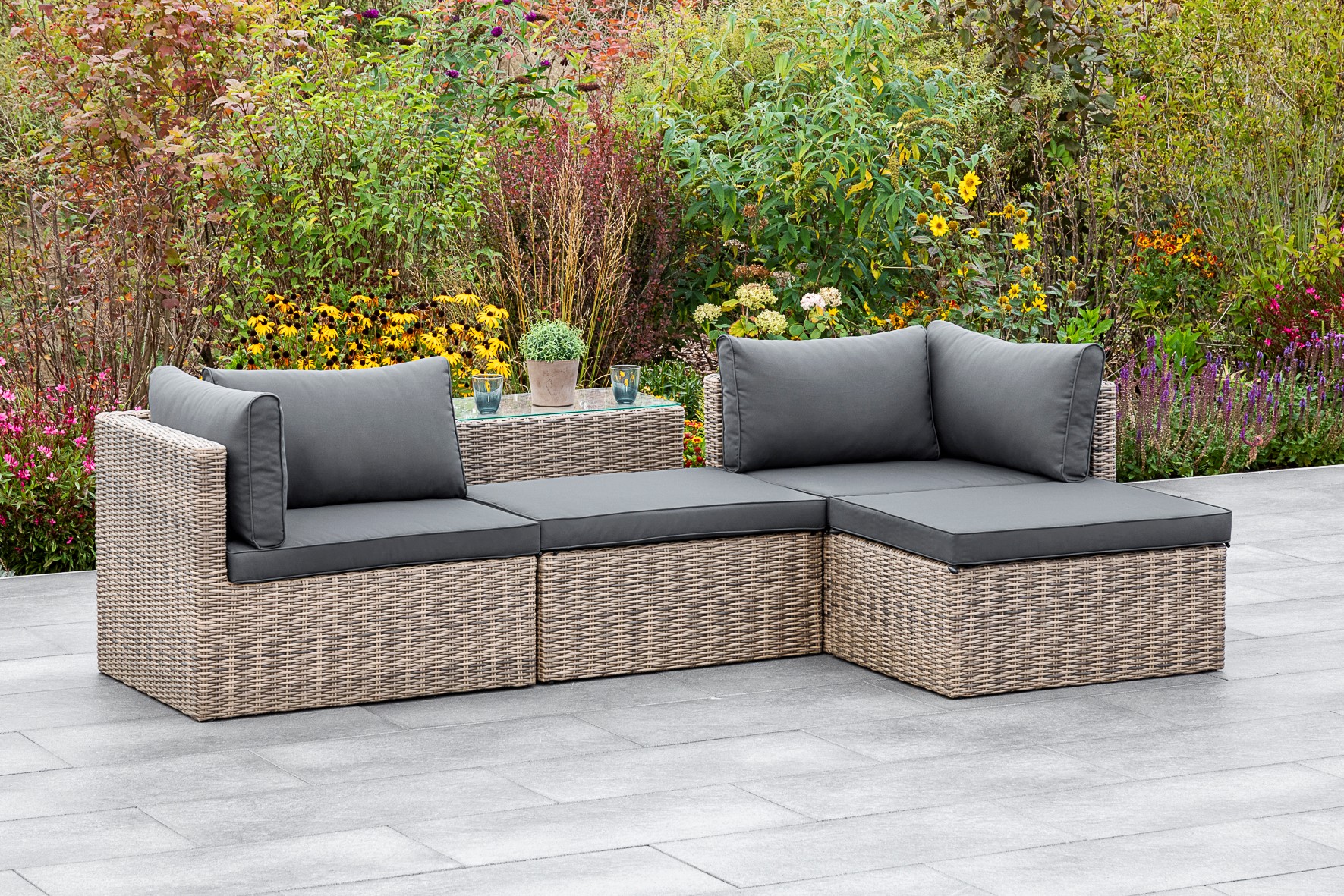 Matera Lounge Set, Bank, zwei breite Hocker, Tisch