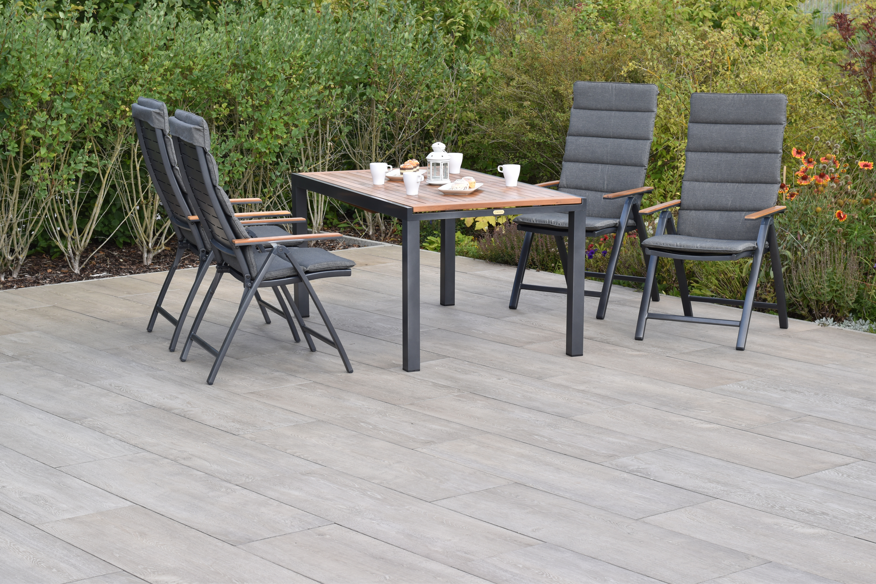 Tinos Gartenmöbel Set 9tlg., Klappsessel & Ausziehtisch